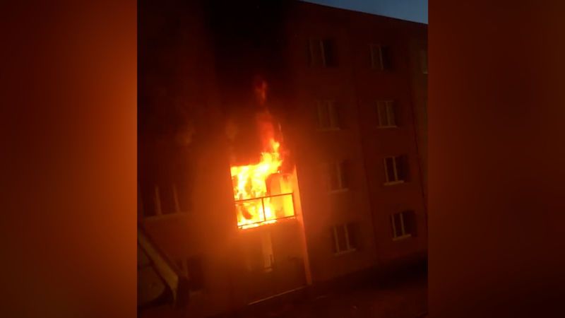 V Plzni hořel byt v paneláku, dva lidé skončili v nemocnici